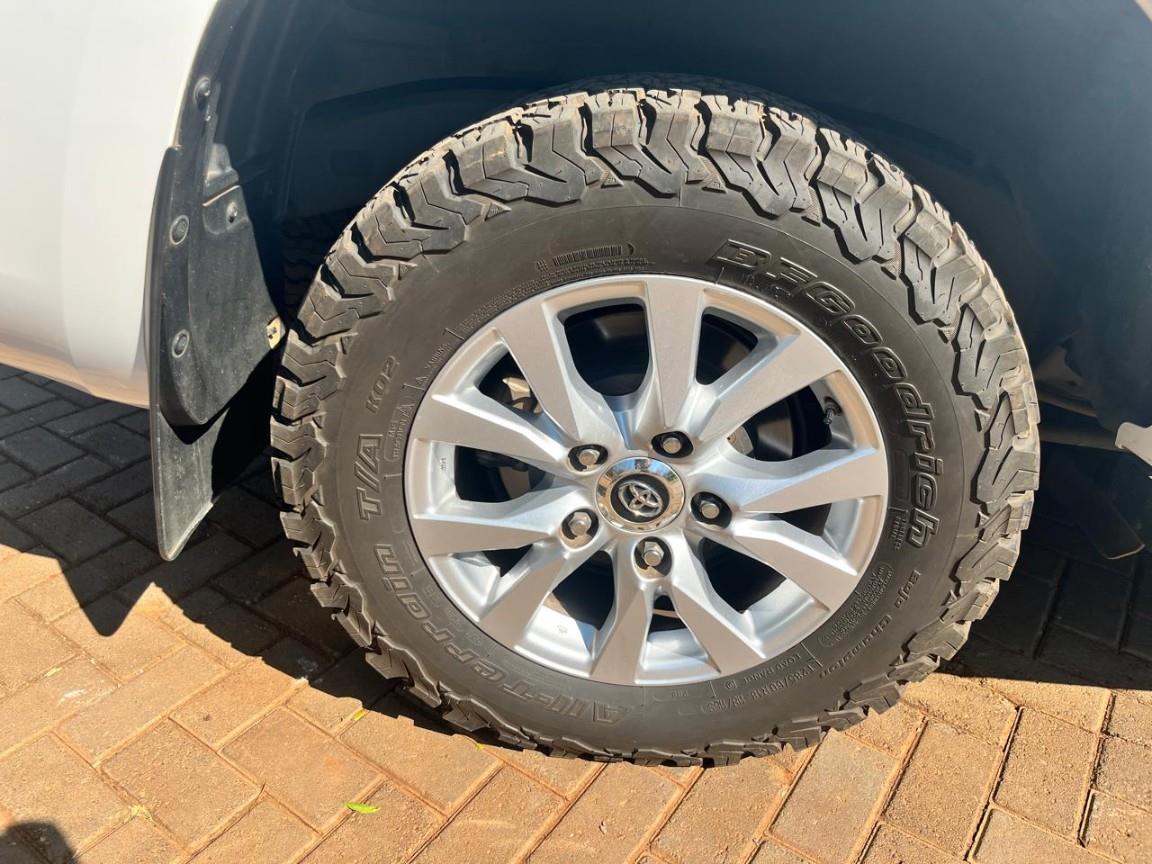 Toyota Land Cruiser 200 4.5D-4D V8 VX-R Westvaal Polokwane Foton Used
