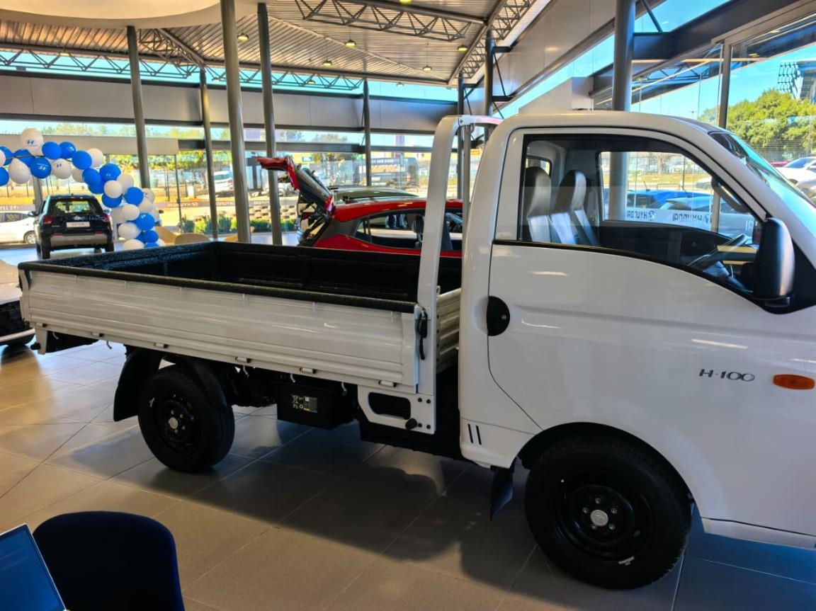Hyundai H-100 Bakkie 2.6D Deck (Aircon) Hyundai Midrand