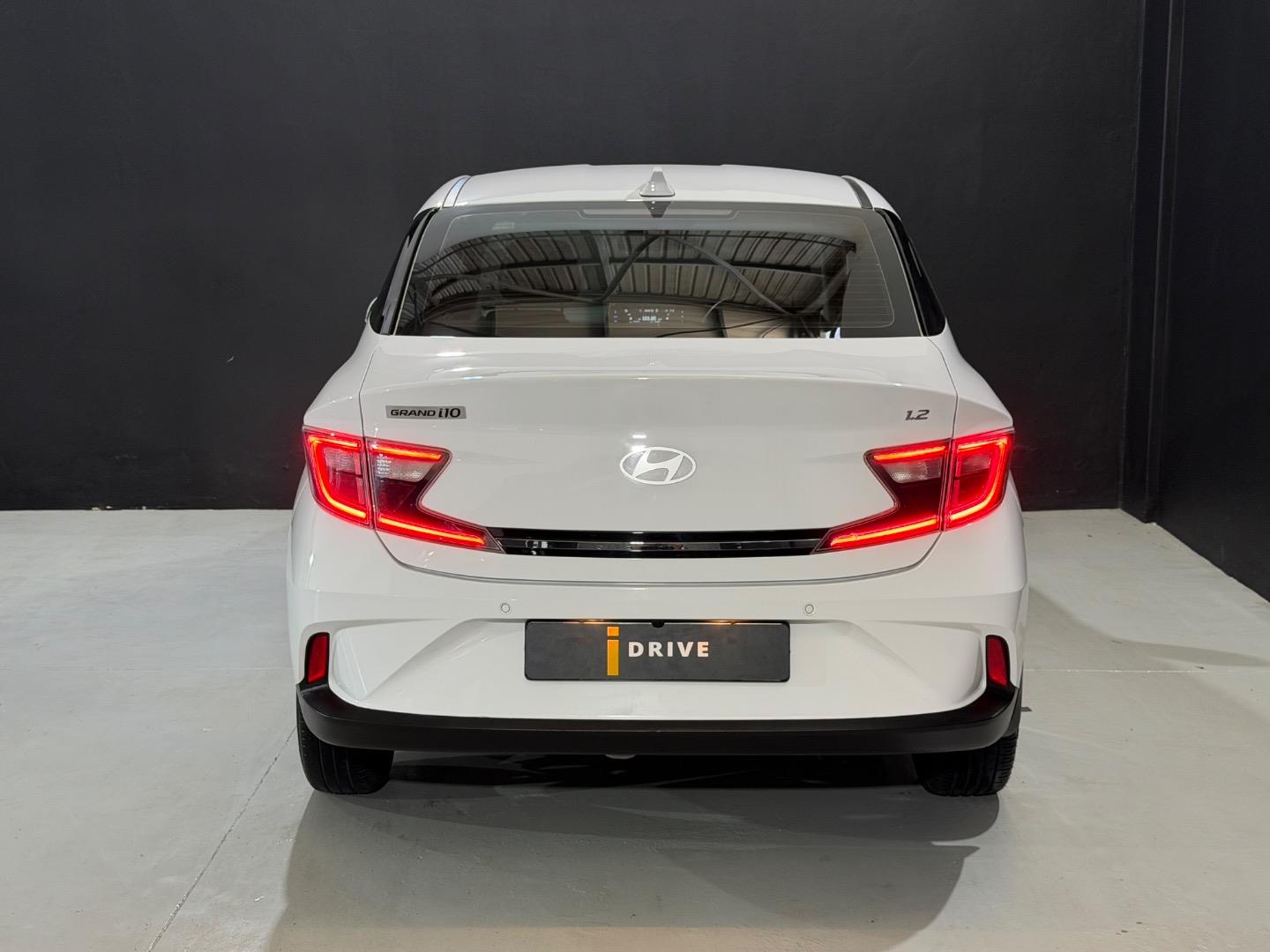 Hyundai Grand i10 1.2 Executive Sedan Auto iDrive Online