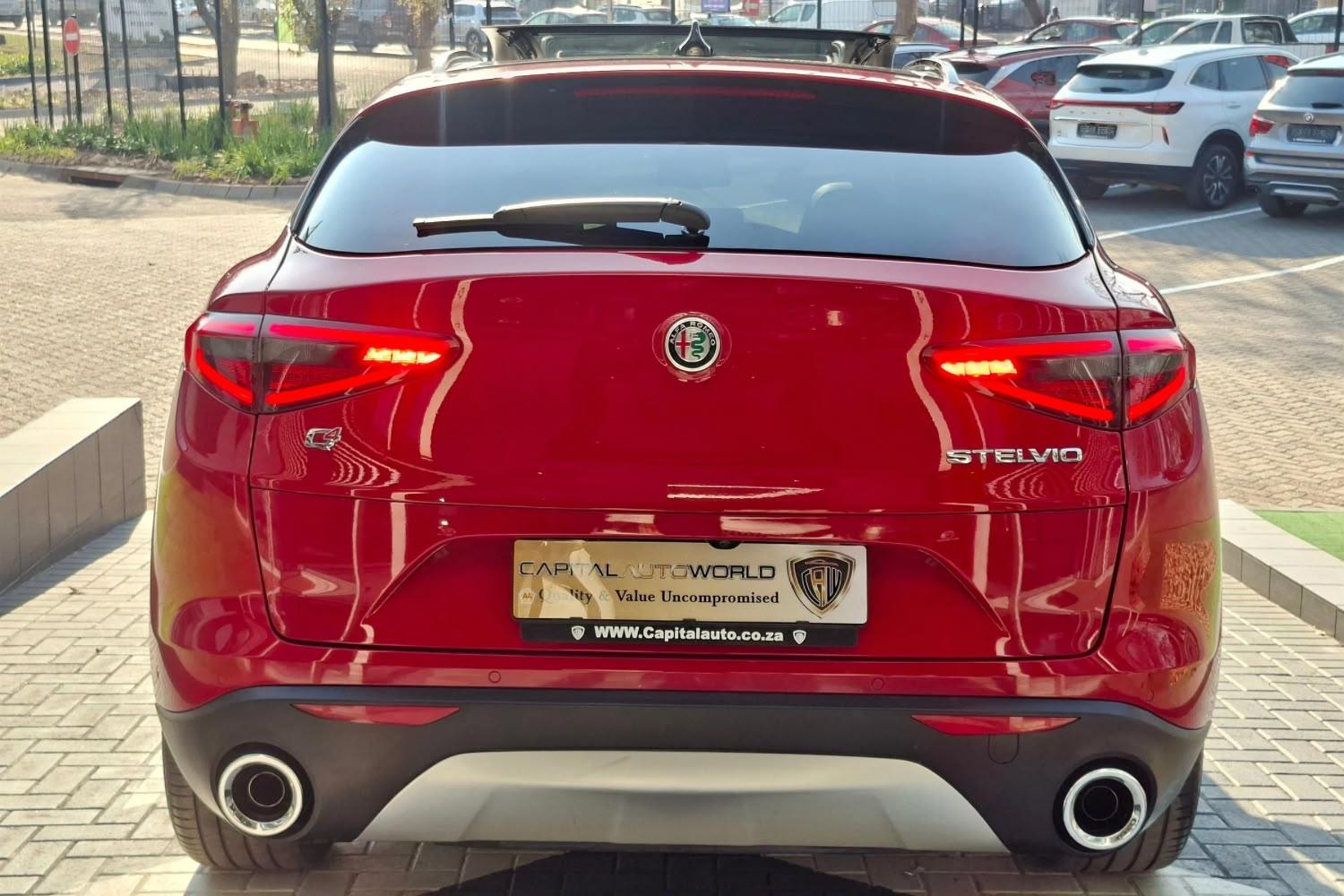 Alfa Romeo Stelvio 2.0T Super Q4 GAC Midrand / CAW Multifranchise