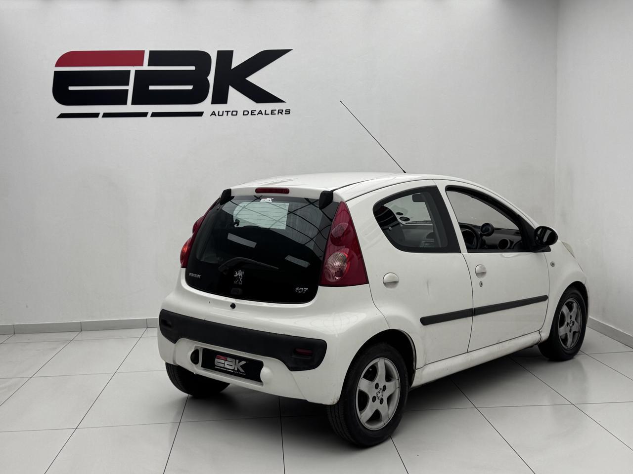 Peugeot 107 1.0 X-Line EBK Diagonal Street
