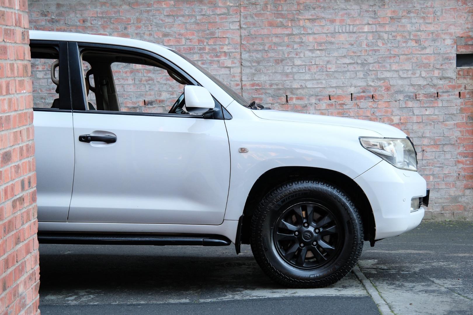 Toyota Land Cruiser 200 4.5D-4D VX Club 9