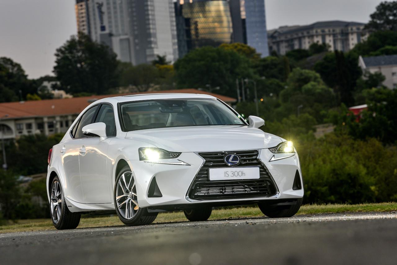 Lexus IS