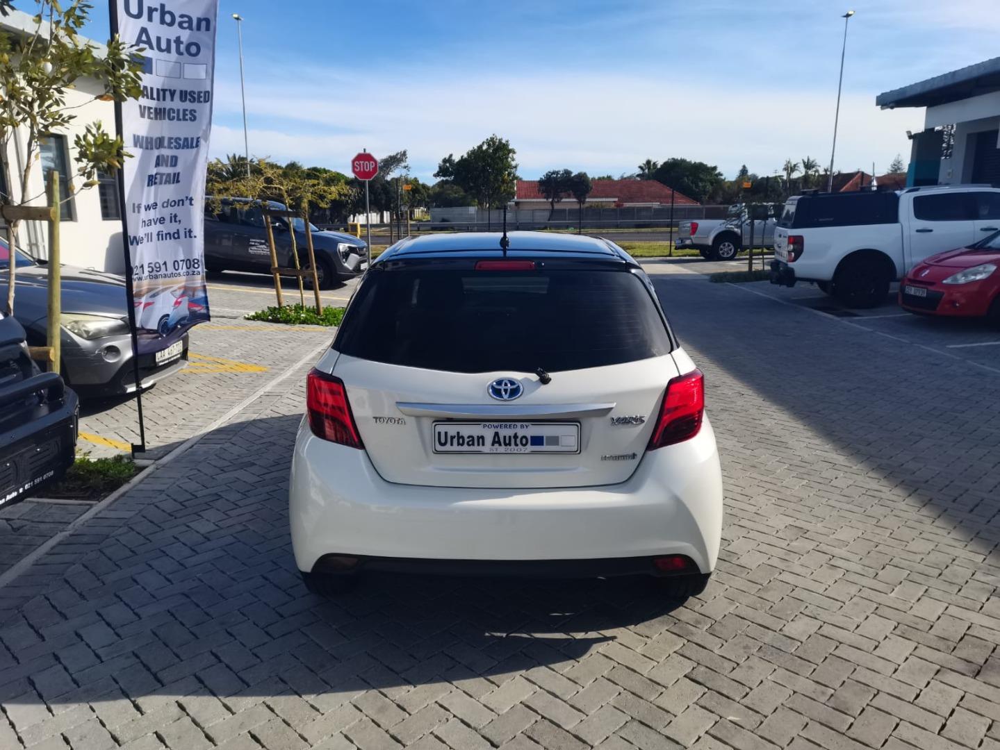 Toyota Yaris Hybrid Urban Auto