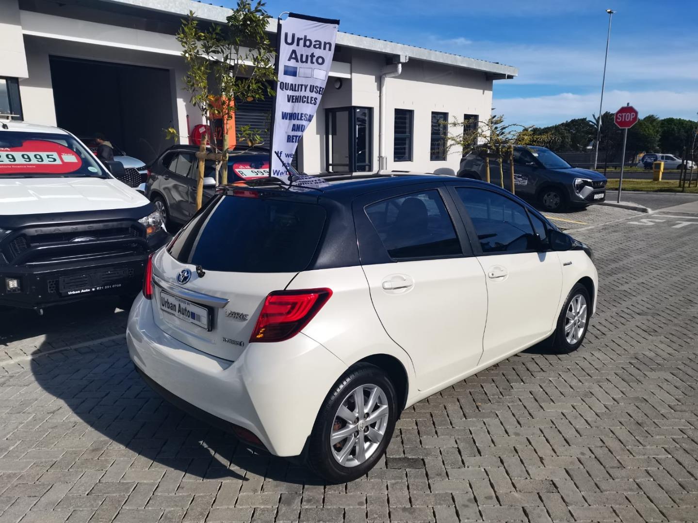 Toyota Yaris Hybrid Urban Auto