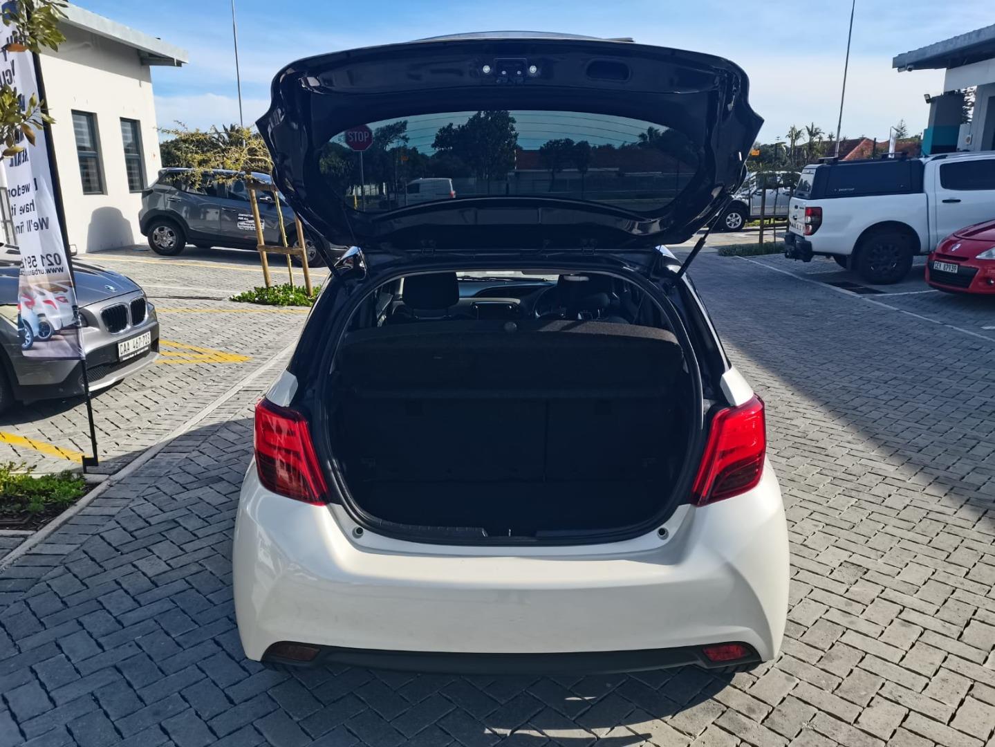Toyota Yaris Hybrid Urban Auto