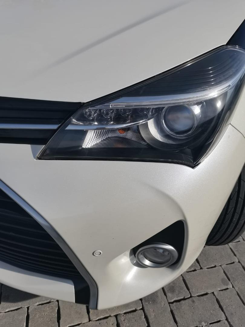 Toyota Yaris Hybrid Urban Auto