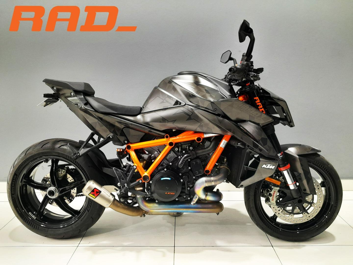 KTM 1390 SUPER DUKE R