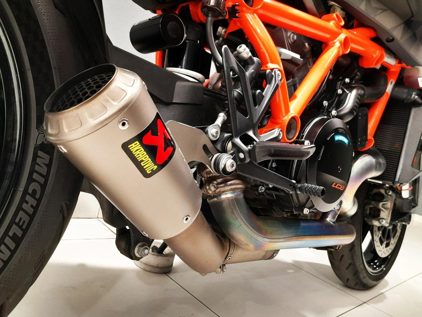 KTM 1390 SUPER DUKE R