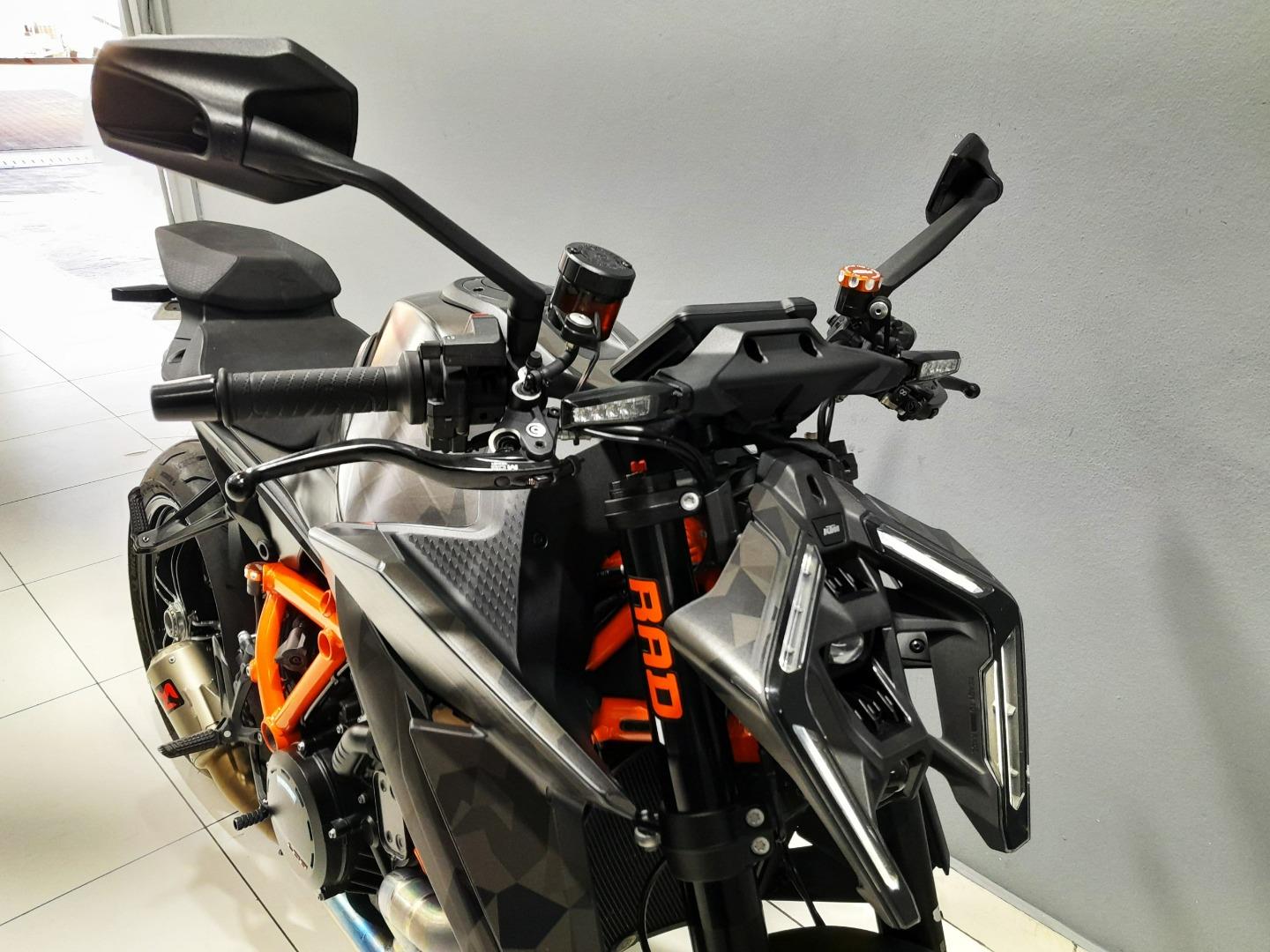 KTM 1390 SUPER DUKE R