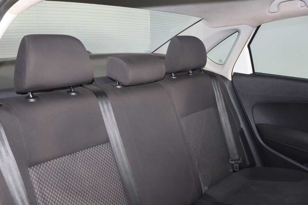 Volkswagen Polo Sedan 1.4 Comfortline BlueBird Motors
