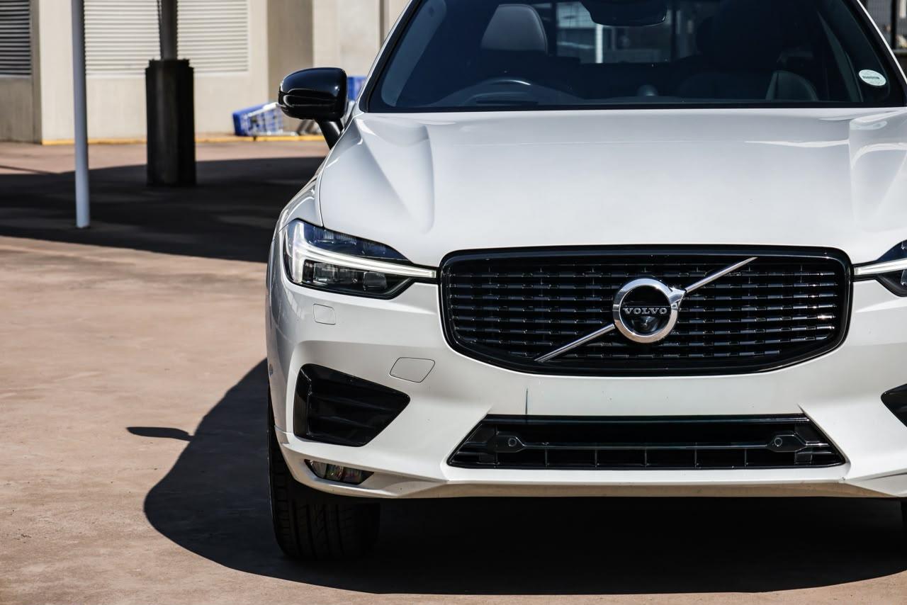 Volvo XC60 D4 AWD R-Design BYD Menlyn