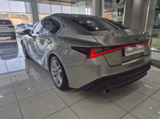 2021 Lexus IS 300h SE for sale