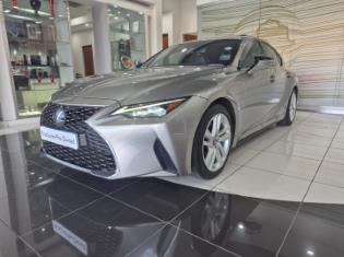 2021 Lexus IS 300h SE for sale