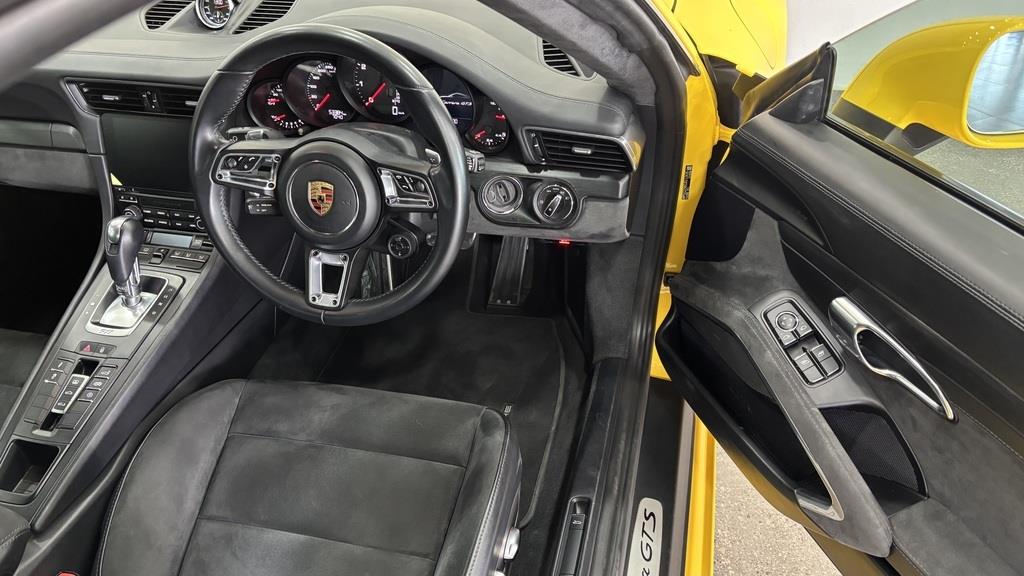 Porsche 911 Carrera GTS Coupe Auto P1 Auto