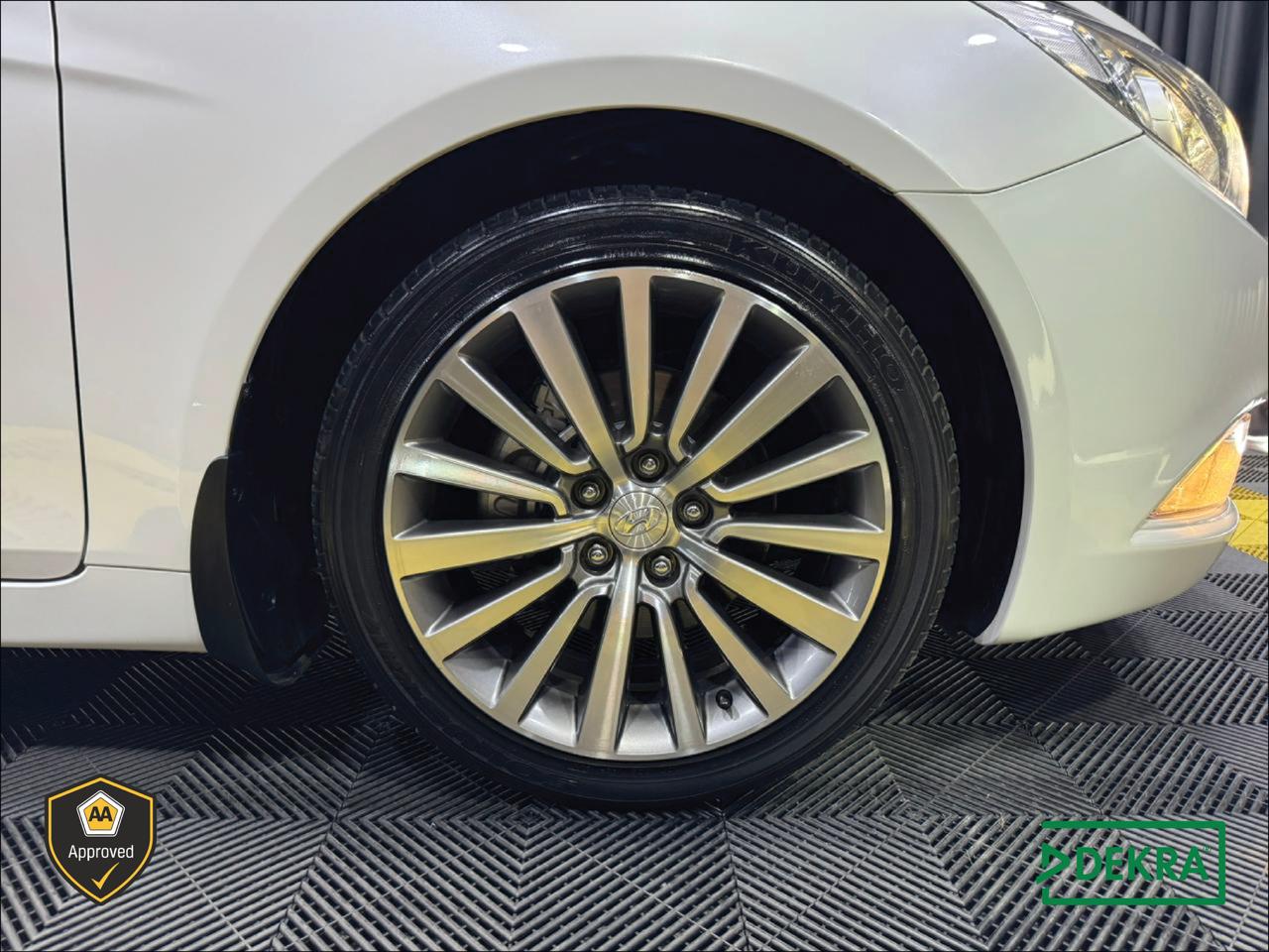 Hyundai Sonata 2.4 Elite Koos and Mike Cars