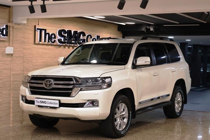 Toyota Land Cruiser 200 4.5D-4D V8 VX-R The SMG Collection