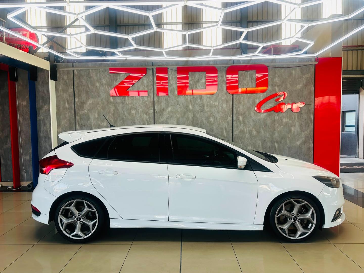 Ford Focus ST 1 Zido Cars