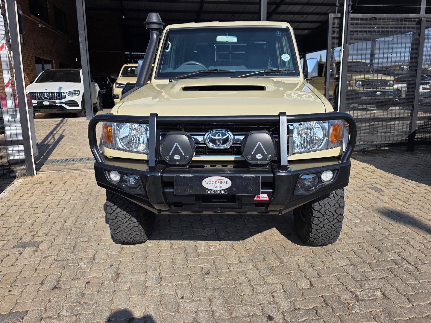 Toyota Land Cruiser 79 4.5D-4D LX V8 Double Cab for sale in
