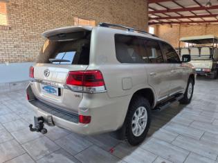 2018 Toyota Land Cruiser 200 4.5D-4D V8 VX-R for sale
