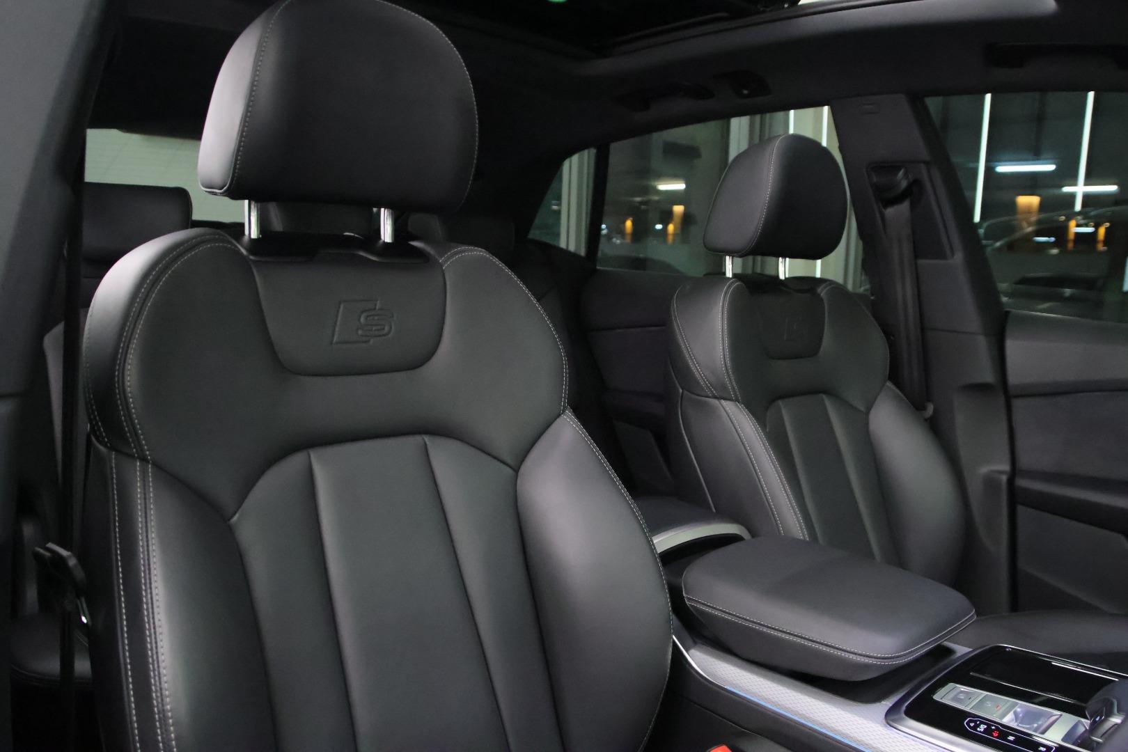 Audi Q8 45TDI Quattro Platinum Edition Yas Marina Auto