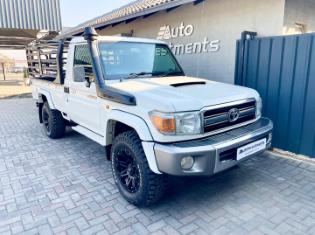 2015 Toyota Land Cruiser 79 4.5D-4D LX V8 for sale