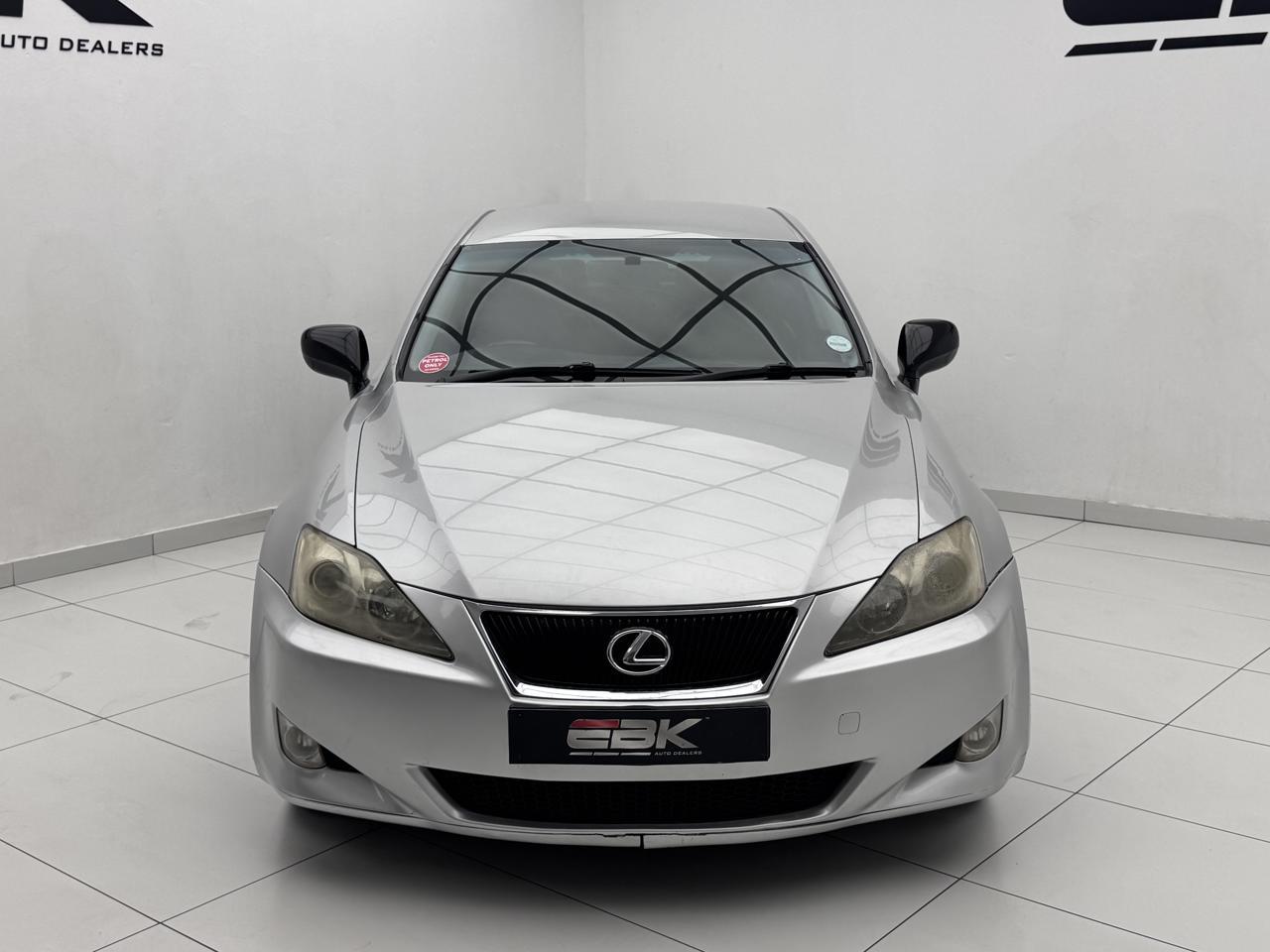 Lexus IS 250 Auto EBK Diagonal Street