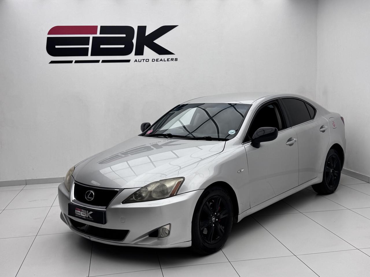 Lexus IS 250 Auto EBK Diagonal Street