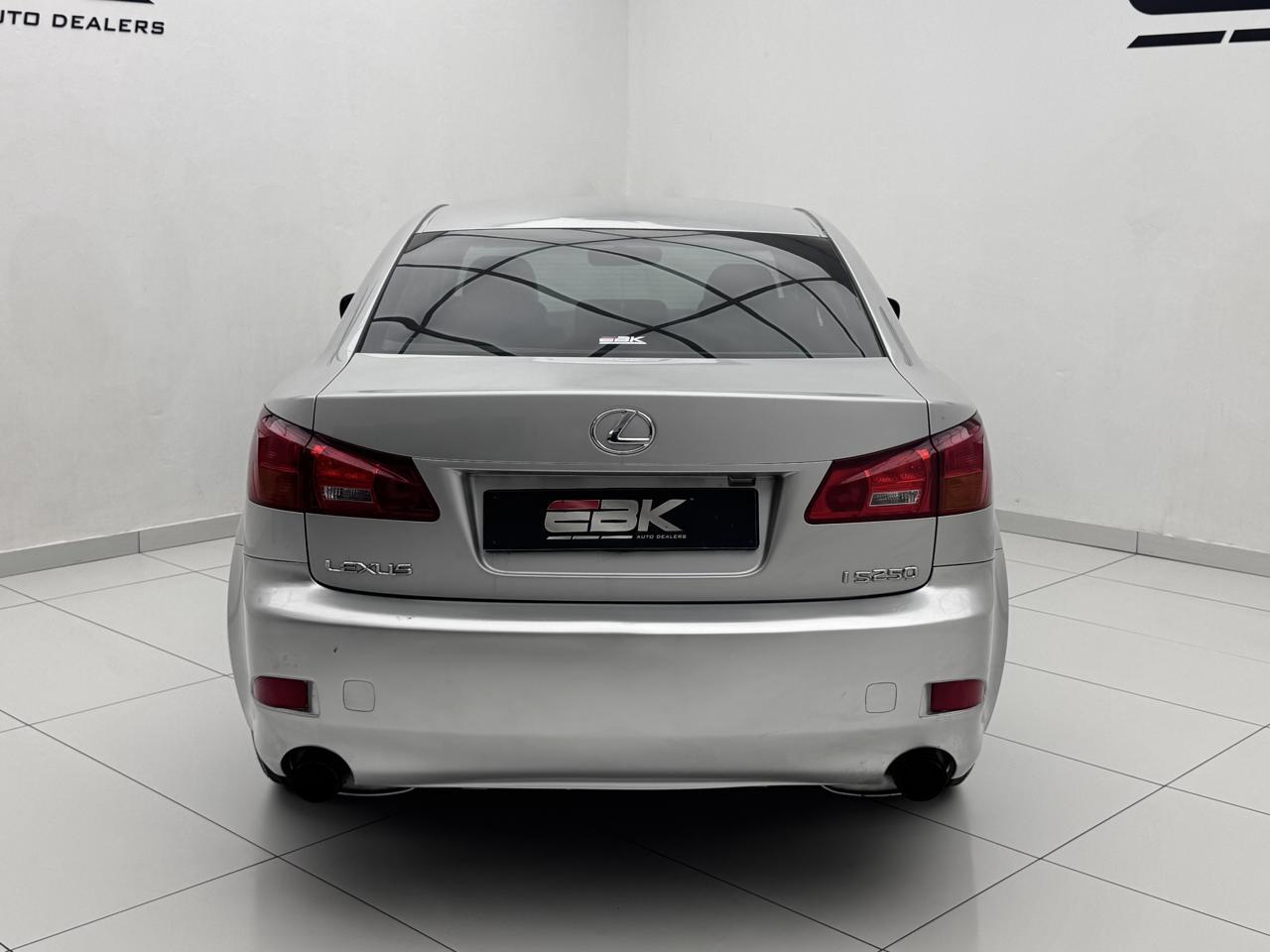 Lexus IS 250 Auto EBK Diagonal Street