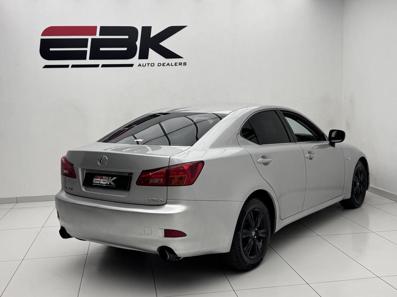 Lexus IS 250 Auto EBK Diagonal Street