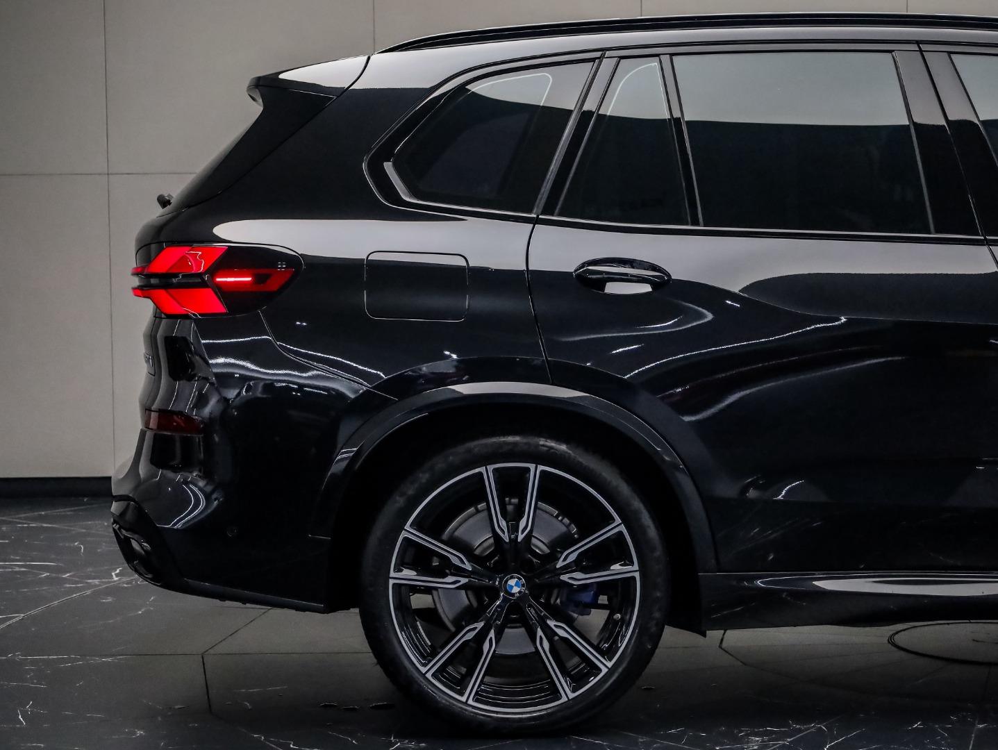 BMW X5 M60i Fouche Select