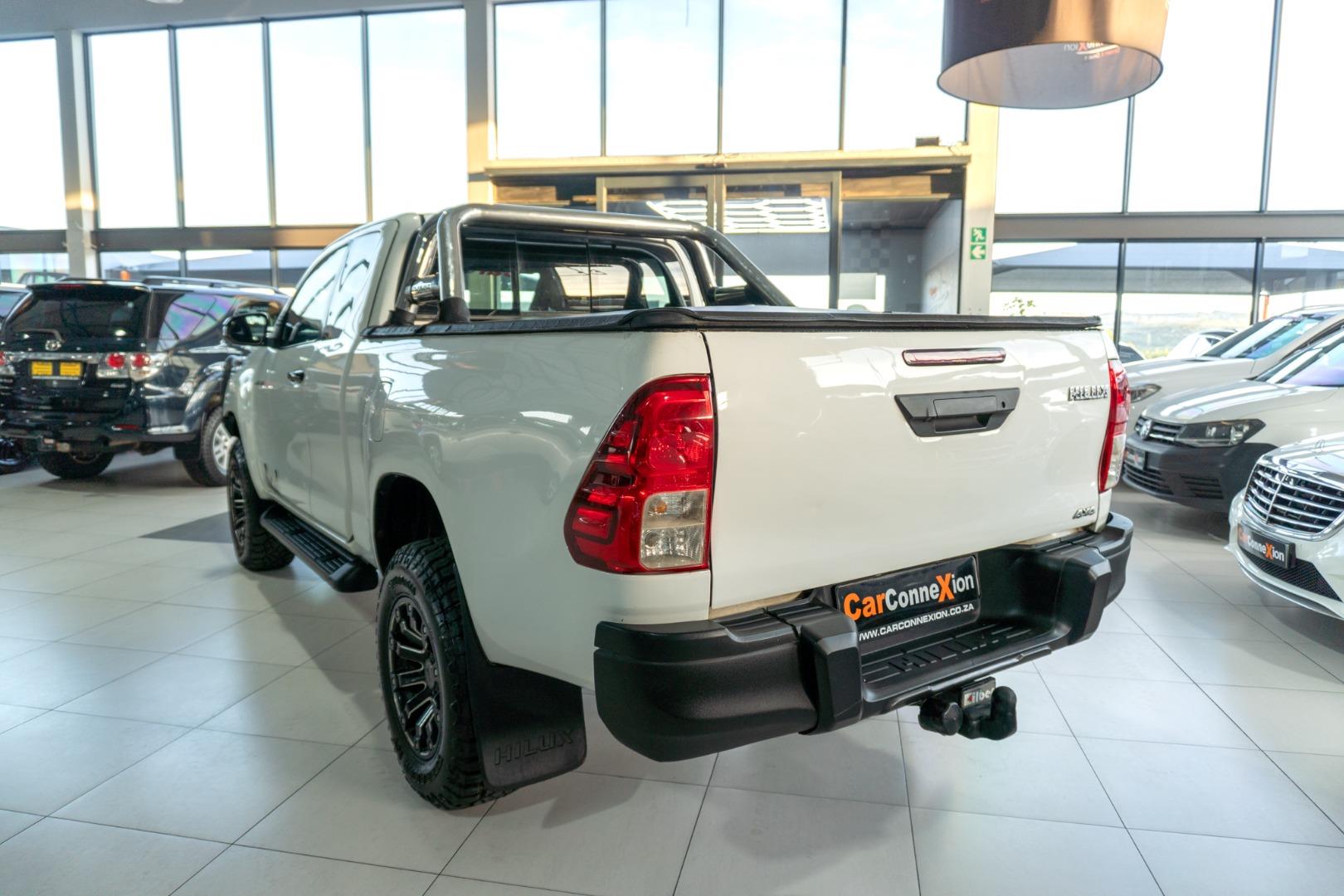 Toyota Hilux 2.8GD-6 Xtra Cab 4x4 Raider Dakar Car Connexion