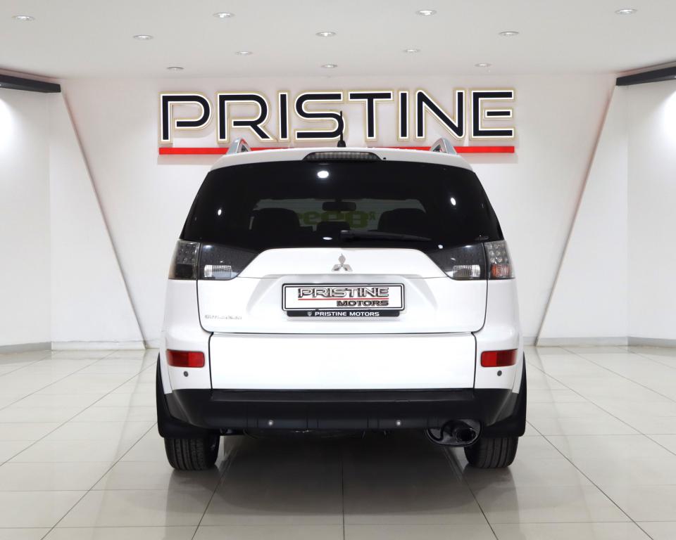 Mitsubishi Outlander 2.4 GLS Pristine Motors