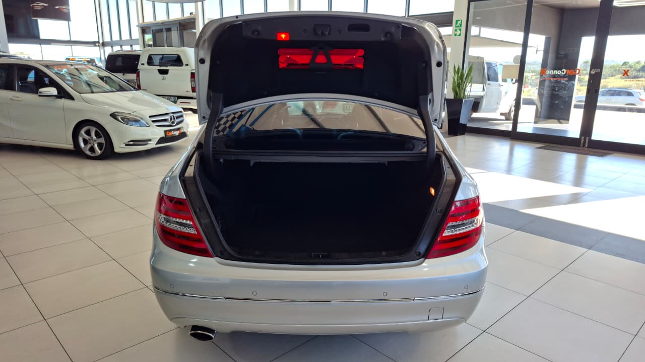 Mercedes-Benz C-Class C180 Avantgarde Auto Car Connexion
