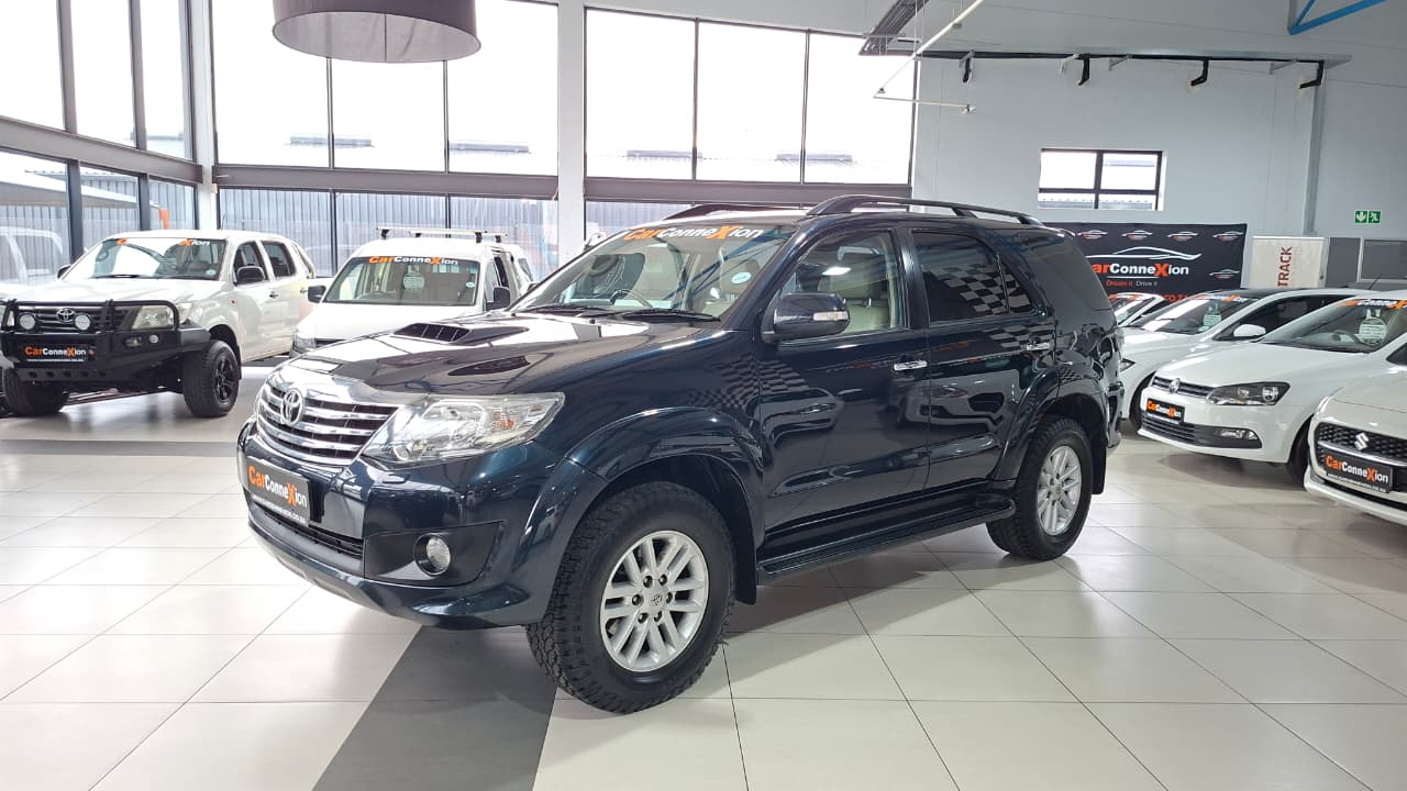 Toyota Fortuner 3.0D-4D 4x4 auto Car Connexion