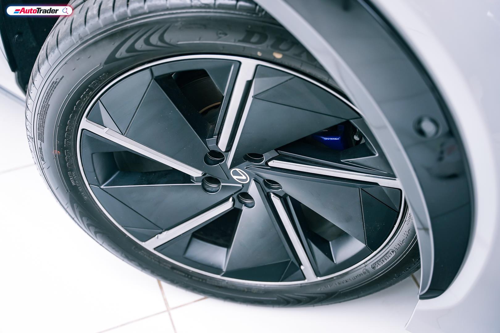Lexus RZ
