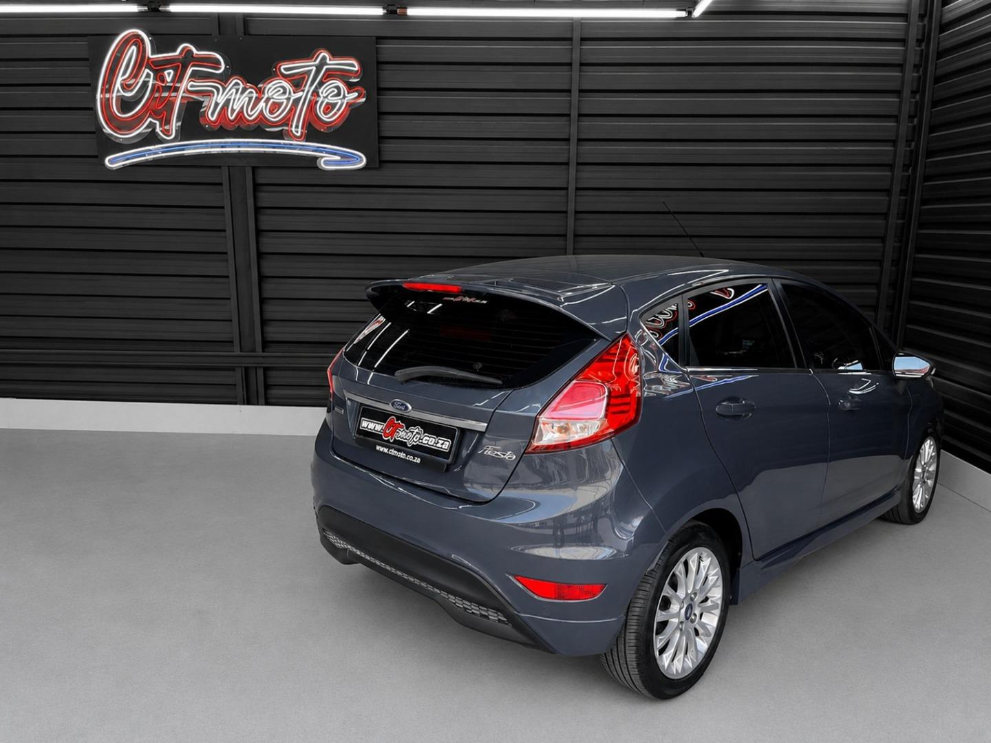 Ford Fiesta 5-Door 1.0T Titanium CITMoto