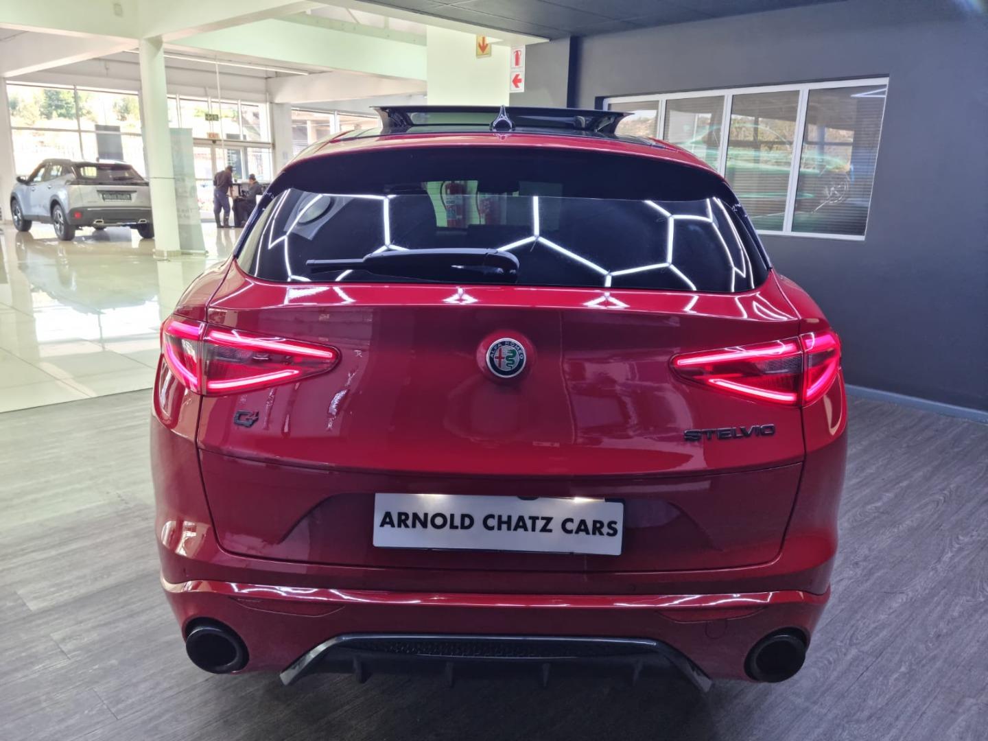 Alfa Romeo Stelvio 2.0T Veloce Q4 Arnold Chatz Cars