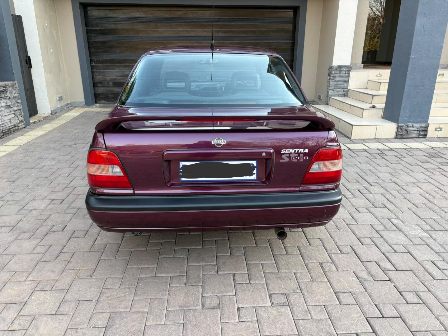 Nissan Sentra 200 STi