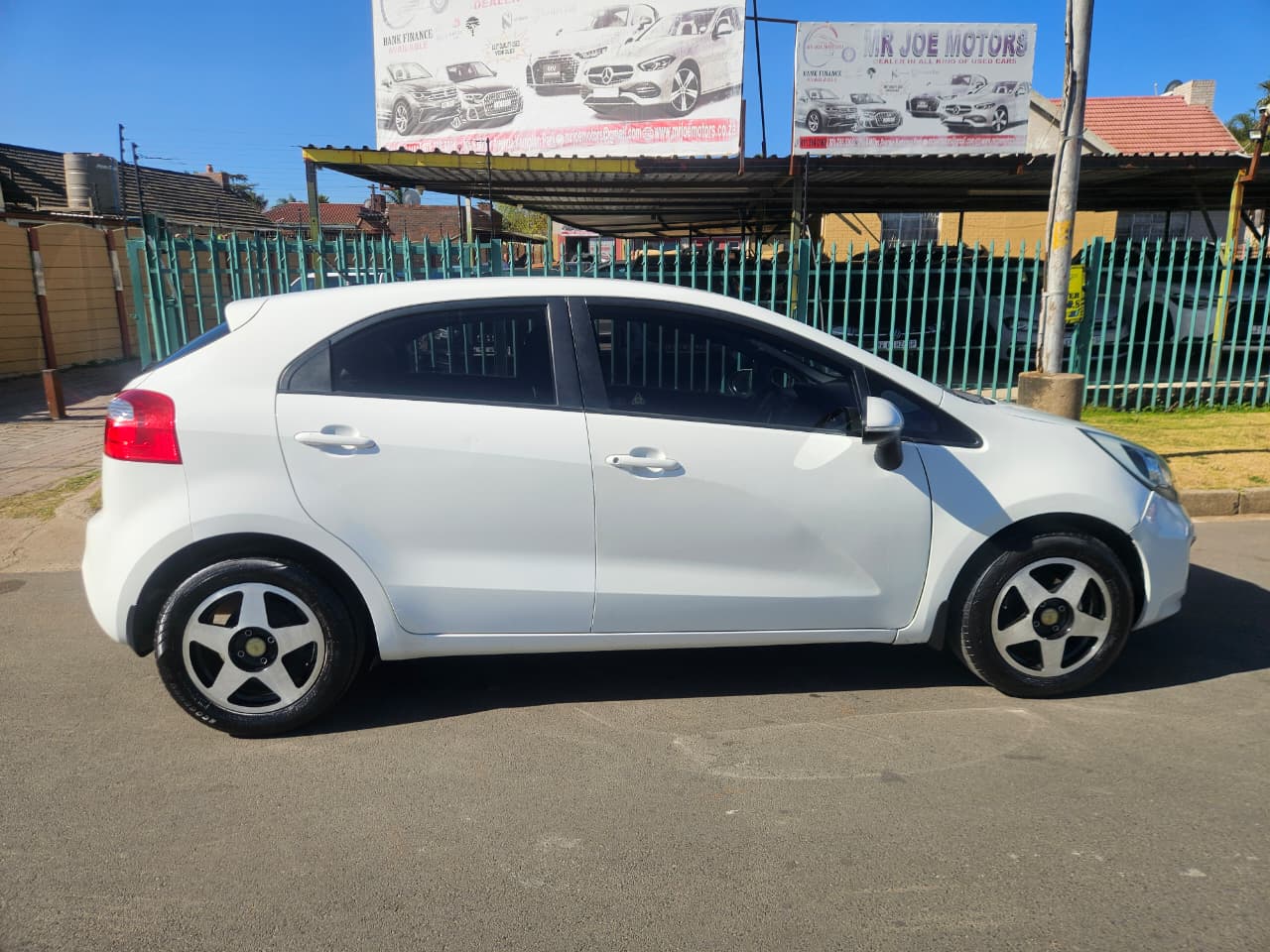 Kia Rio hatch 1.4 Tec Mr Joe Motors