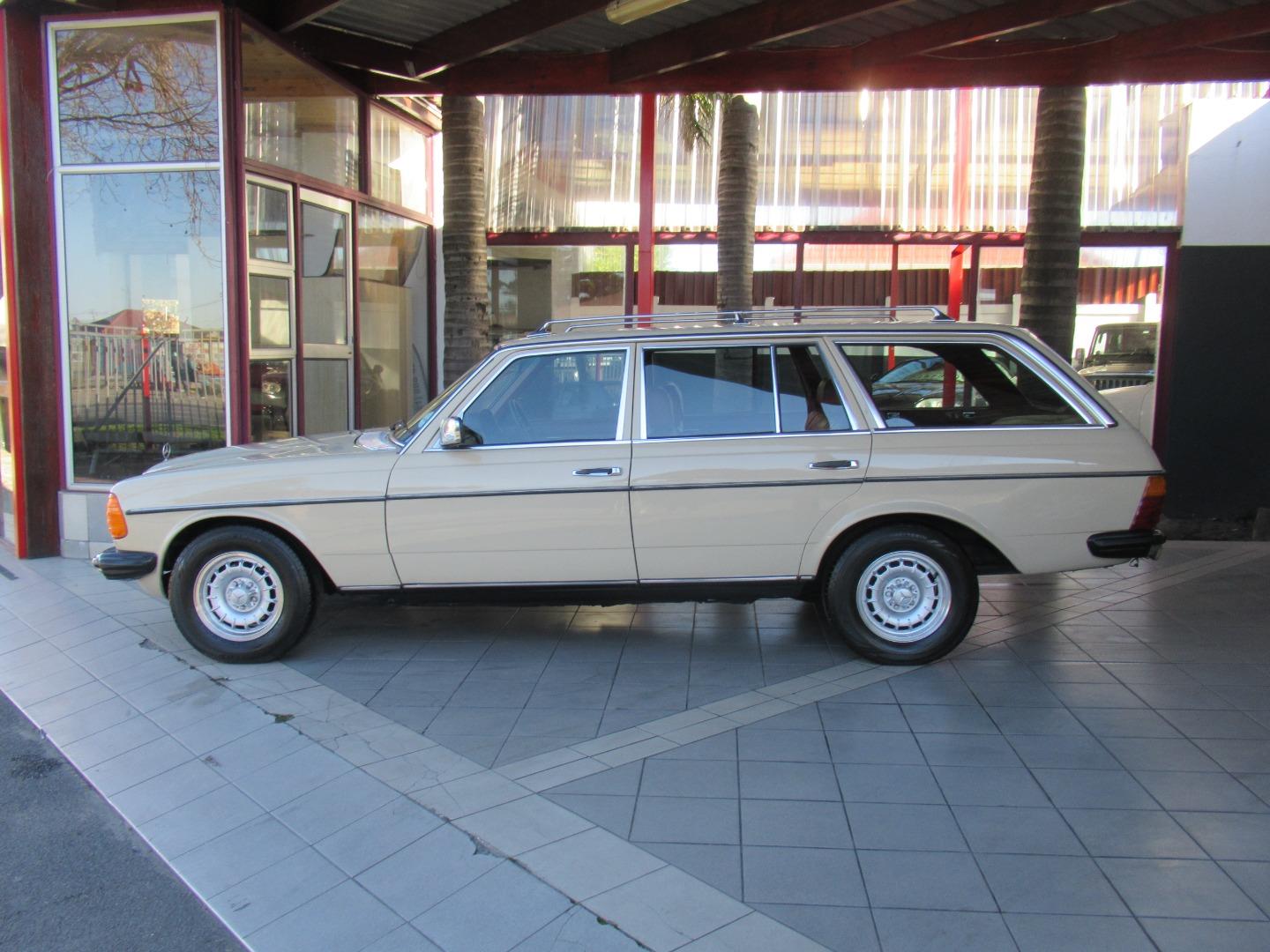 Mercedes-Benz E-Class 230 TE (W123) Faiz Motors CC