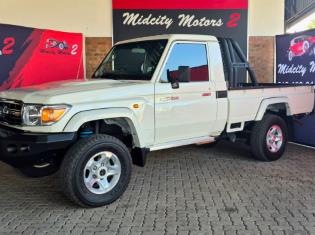 2023 Toyota Land Cruiser 79 4.0 V6 for sale
