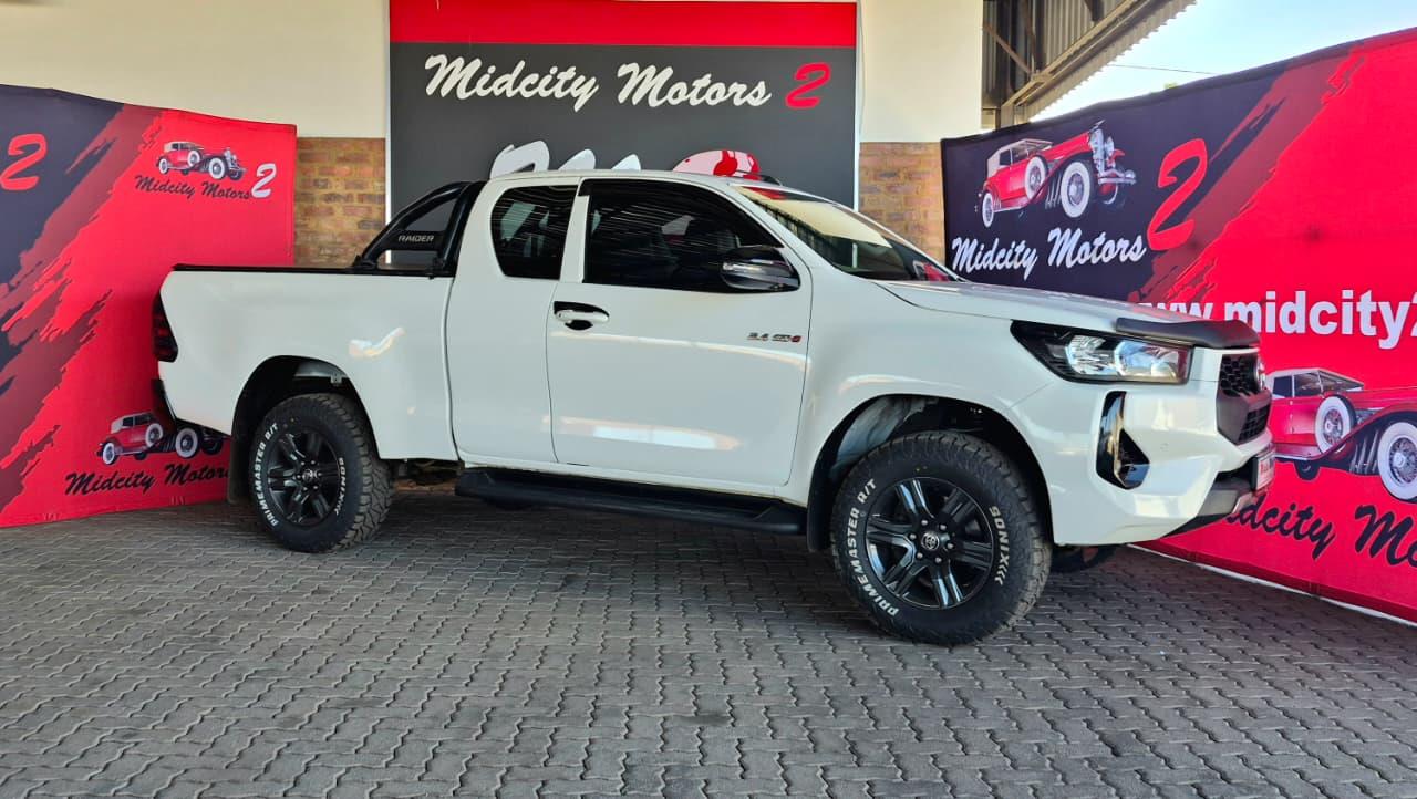 Toyota Hilux 2.4GD-6 Xtra Cab Raider Auto Midcity Motors 2