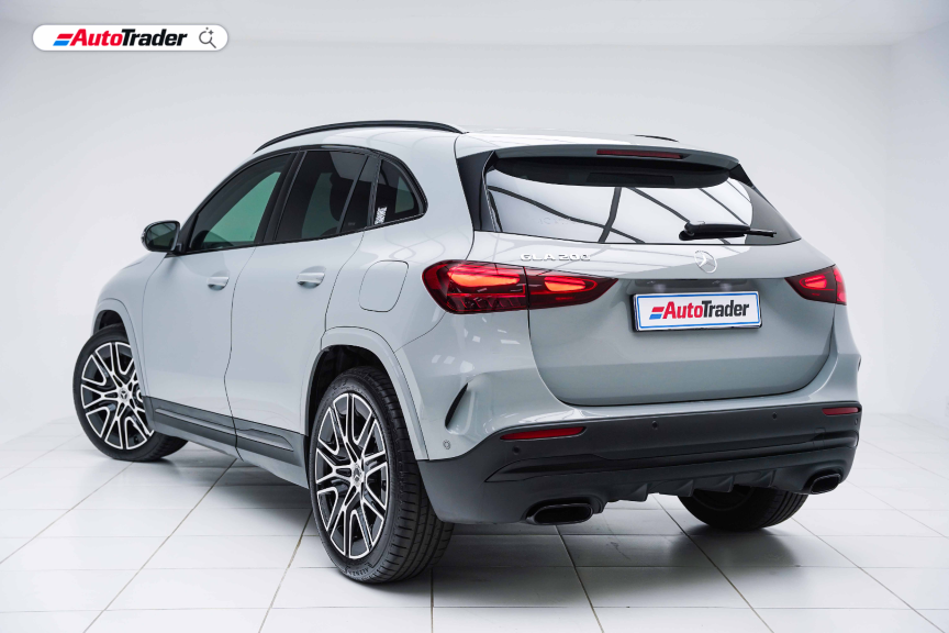 Mercedes-Benz GLA200 Night Edition