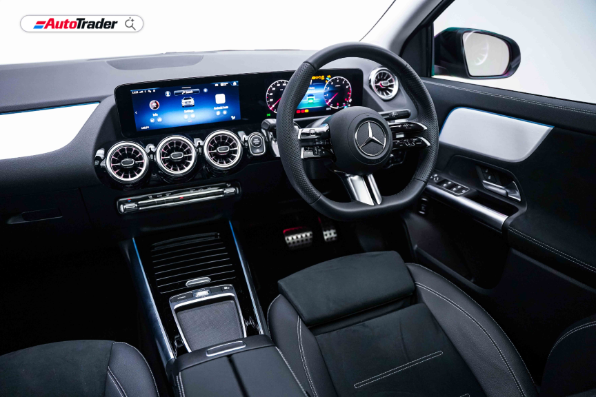 Mercedes-Benz GLA200 Night Edition