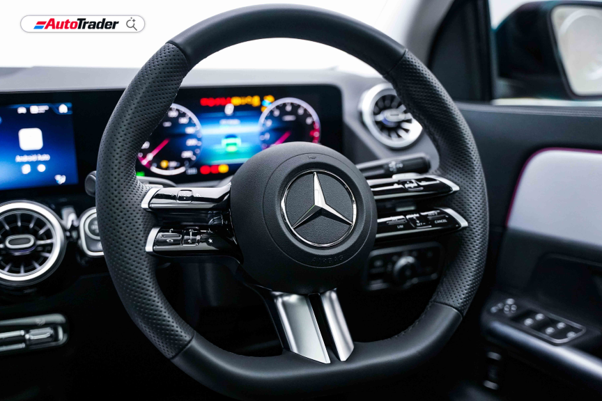 Mercedes-Benz GLA200 Night Edition