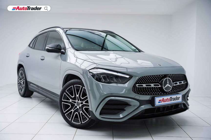 Mercedes-Benz GLA200 Night Edition
