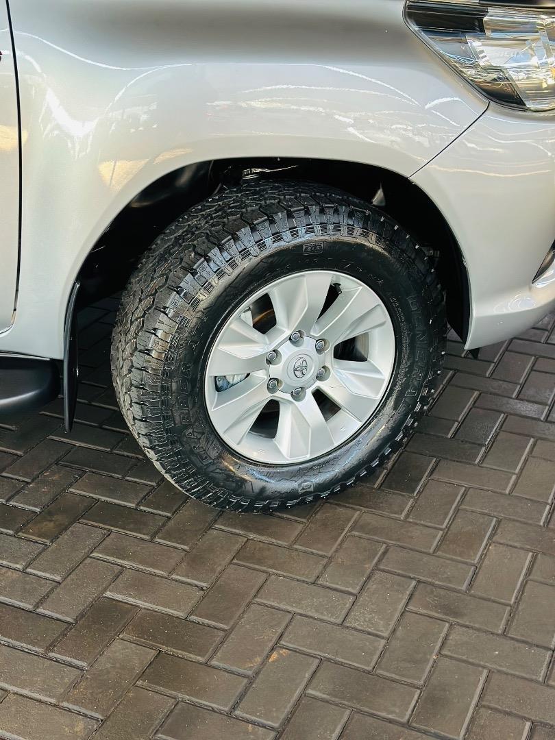 Toyota Hilux 2.4GD-6 Double Cab SRX White Rhino Motors