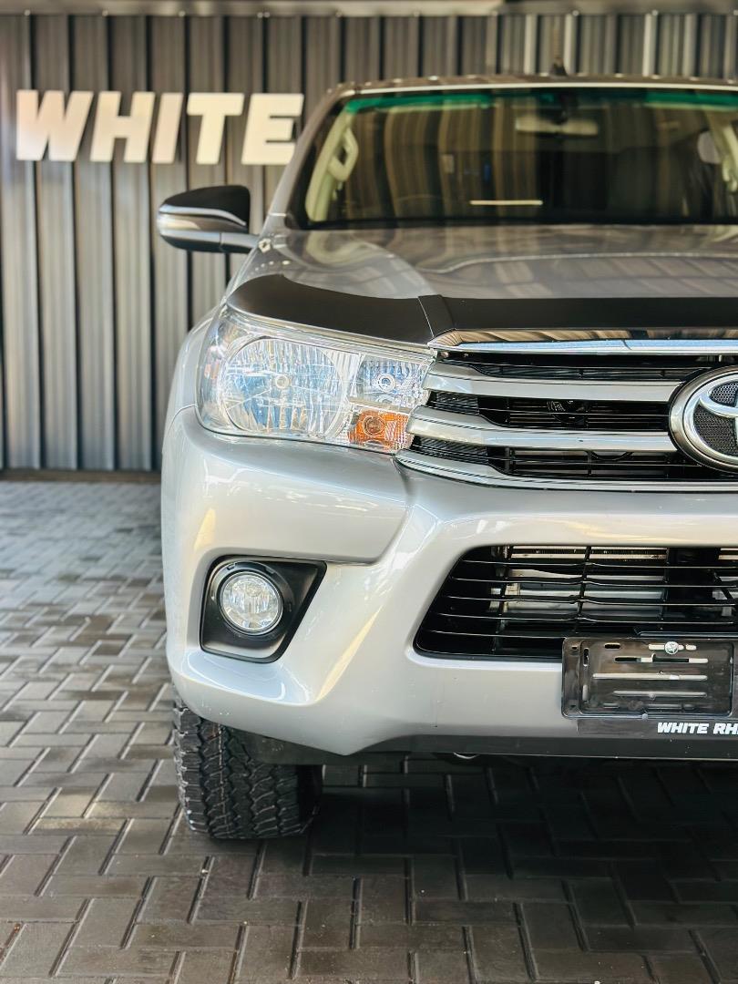 Toyota Hilux 2.4GD-6 Double Cab SRX White Rhino Motors
