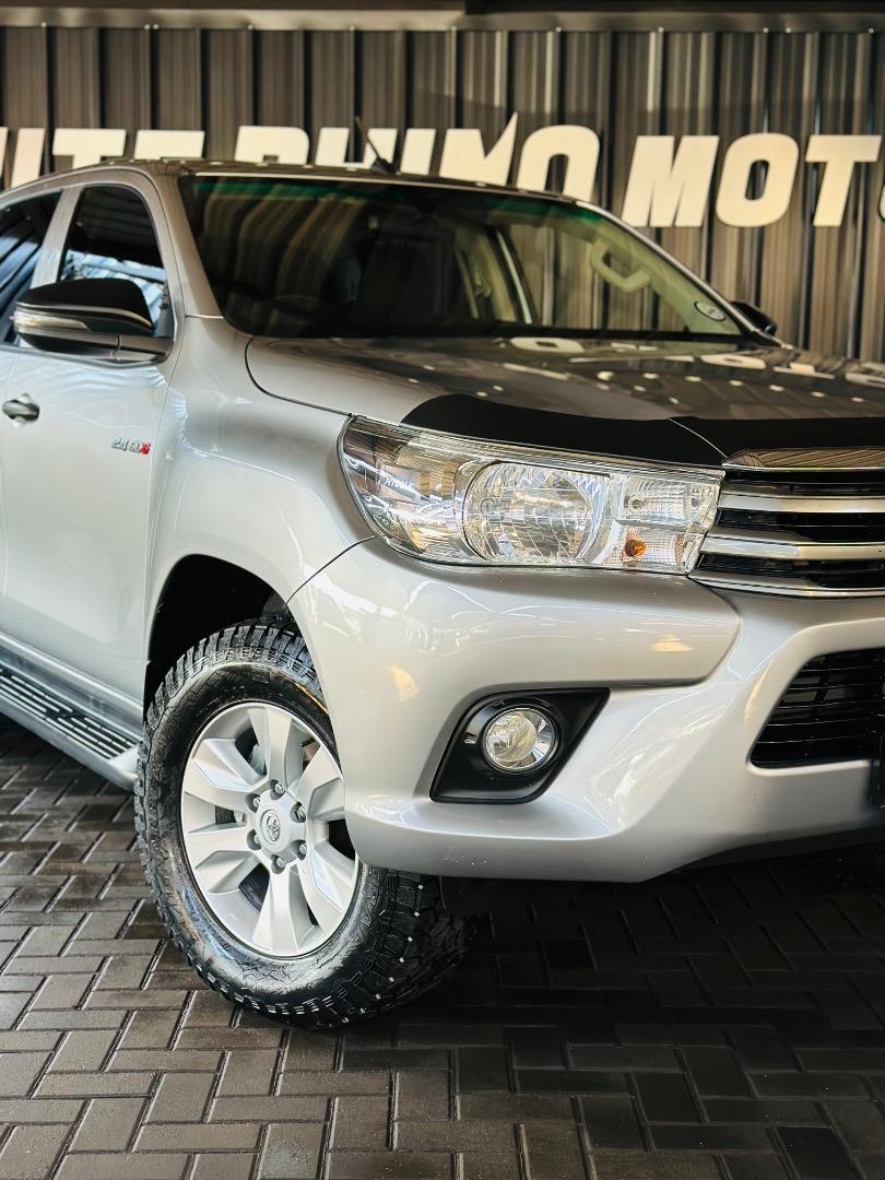 Toyota Hilux 2.4GD-6 Double Cab SRX White Rhino Motors